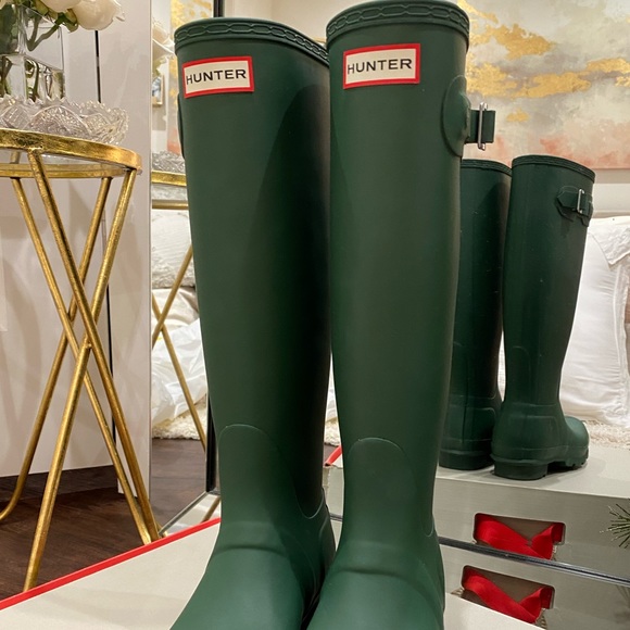 Hunter Shoes - NWT Tall, Green Matte Hunter Rainboots - Size 6